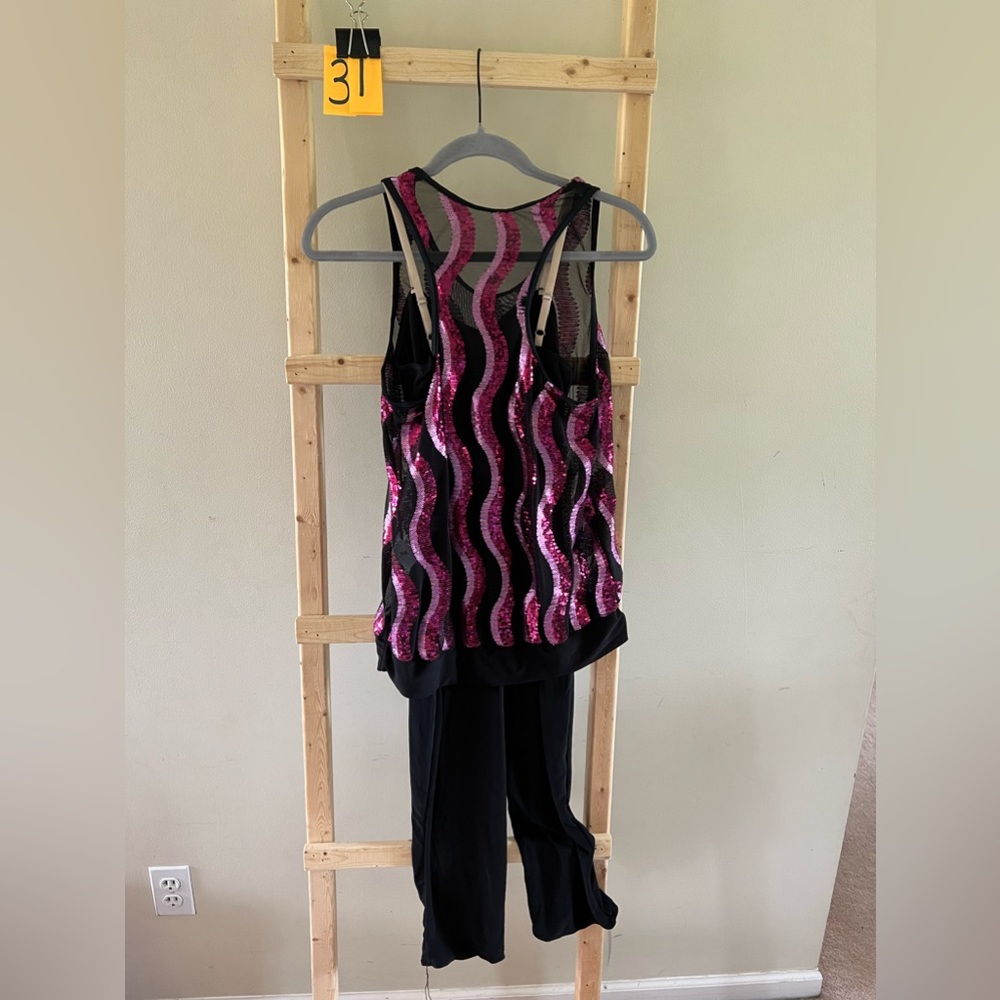 Dance Costumes - Picture 15 of 16
